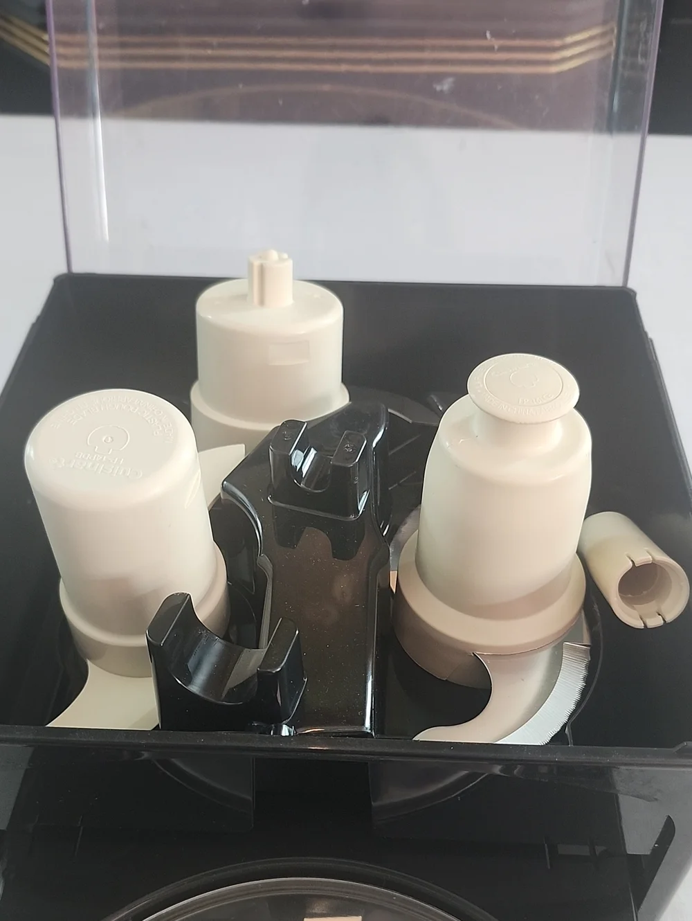 Cuisinart contains accessory